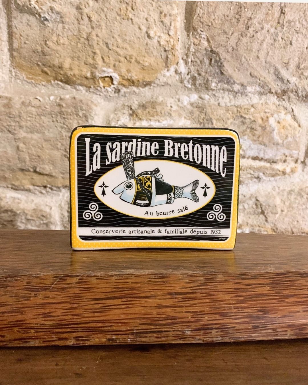 THE SERVIETTE HOLDER